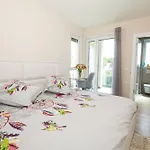 29 Valamar Villa