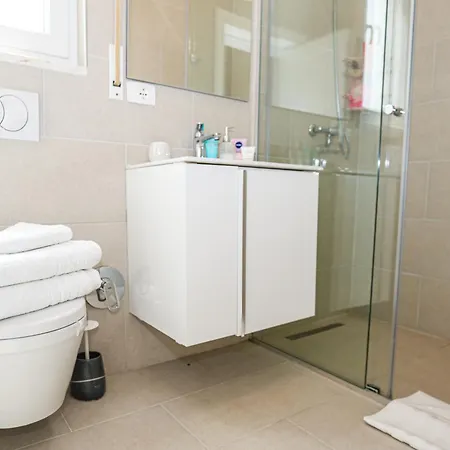 29 Valamar Villa